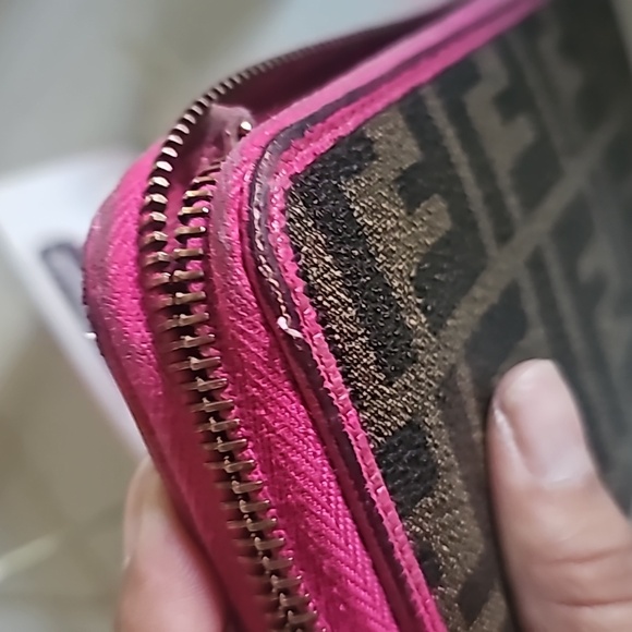 Fendi wallet - Picture 3 of 3